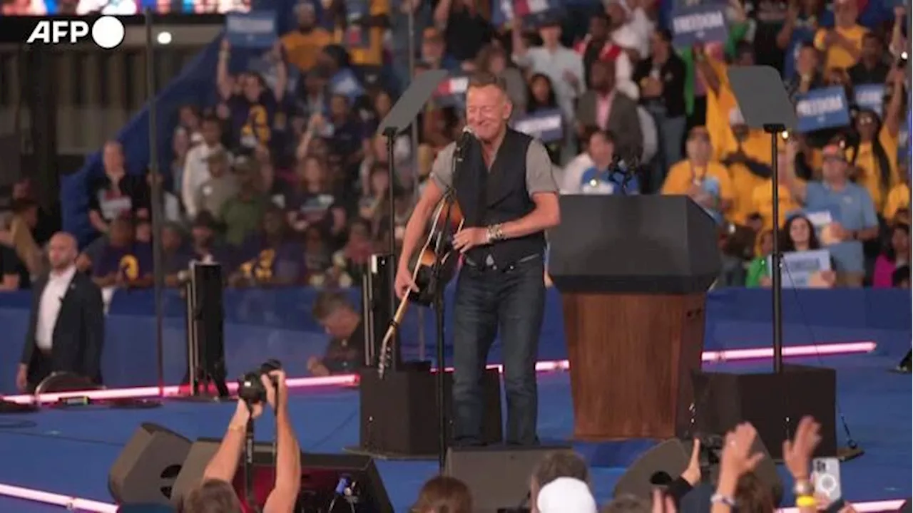 Usa2024, Springsteen sul palco di Atlanta per sostenere Kamala Harris