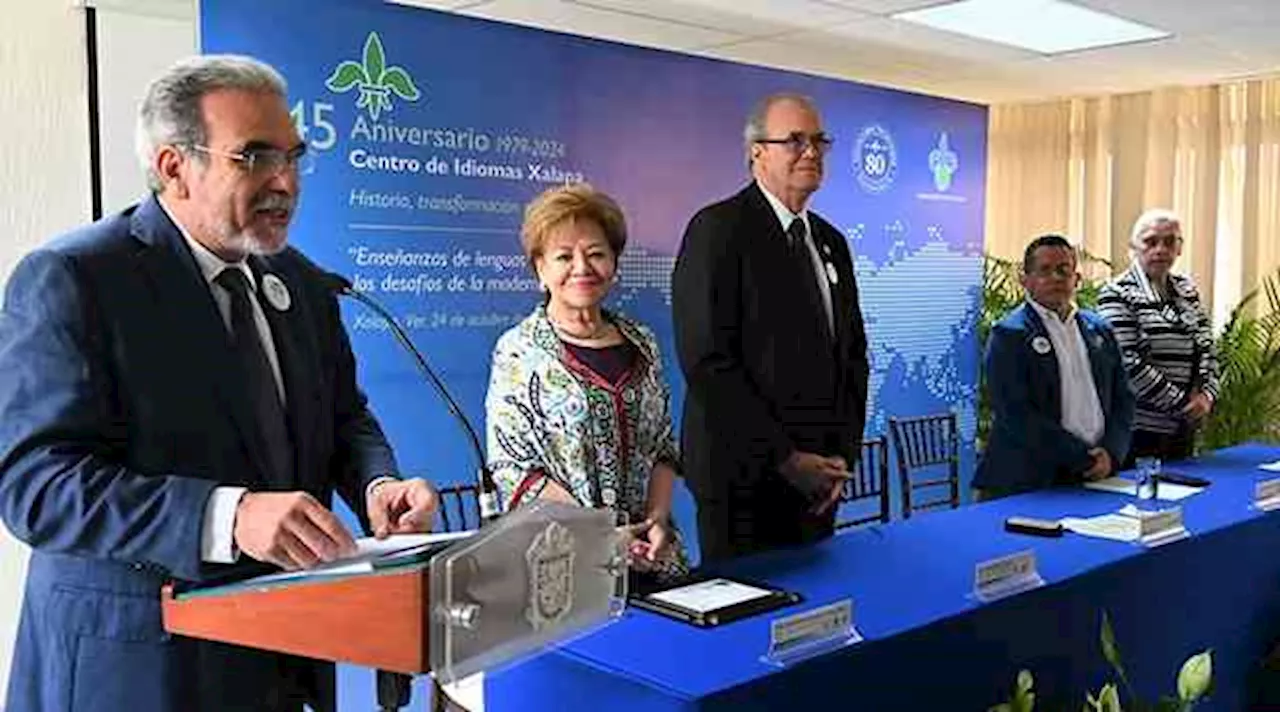 UV celebra 45 aniversario del Centro de Idiomas Xalapa