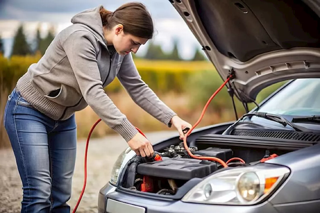 Car Battery Tips: अगर आपकी कार की बैटरी हो गई है डिस्चार्ज, तो उसे दूसरी कार से कर सकते हैं जंप स्टार्ट