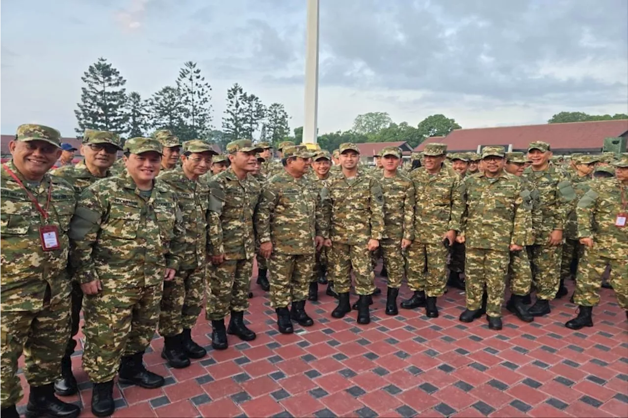 Retreat Lembah Tidar: Para Menteri Prabowo Pakai Baju Loreng, Bangun Subuh & Latihan Berbaris