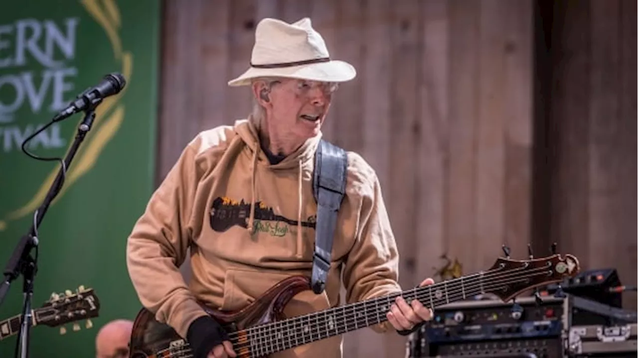 Phil Lesh, who anchored the Grateful Dead with thundering bass lines, dead at 84