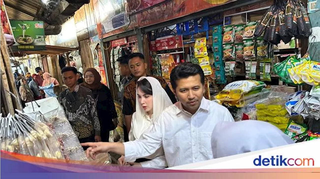 Sambangi Pasar Lawang, Emil Dardak Disambut Meriah Pedagang-Warga