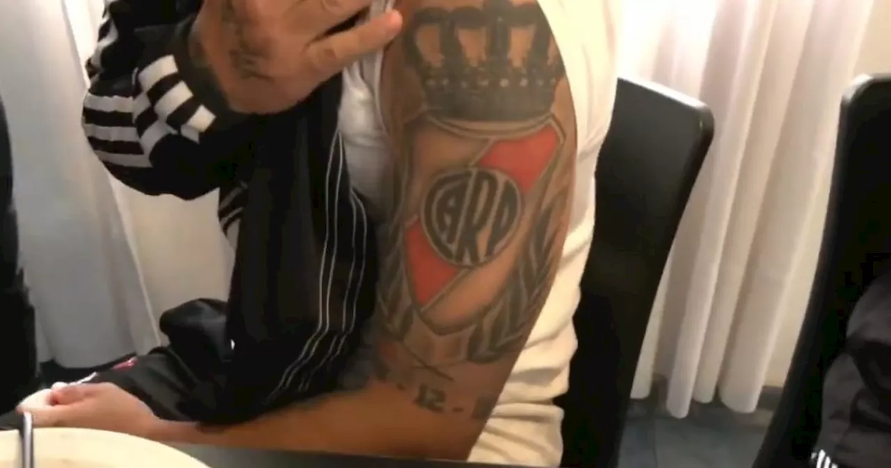 El jugador de Riestra que irá a la Bombonera con un impresionante tatuaje de River