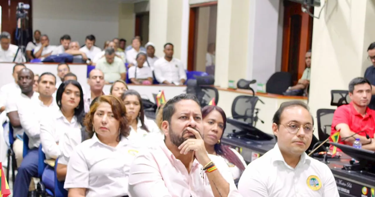 Concejo de Cartagena debate inversión para la Transversal Barú