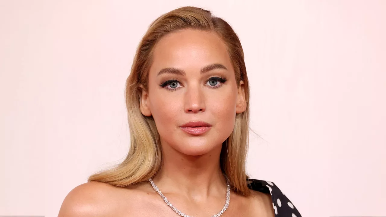 Jennifer Lawrence Just Got This Season's Trending Haircut