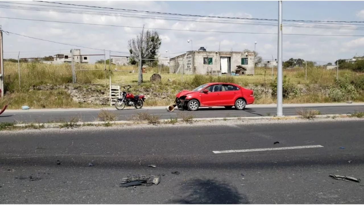 Persiguen a mujer y la atacan a balazos mientras circulaba por carretera de Puebla