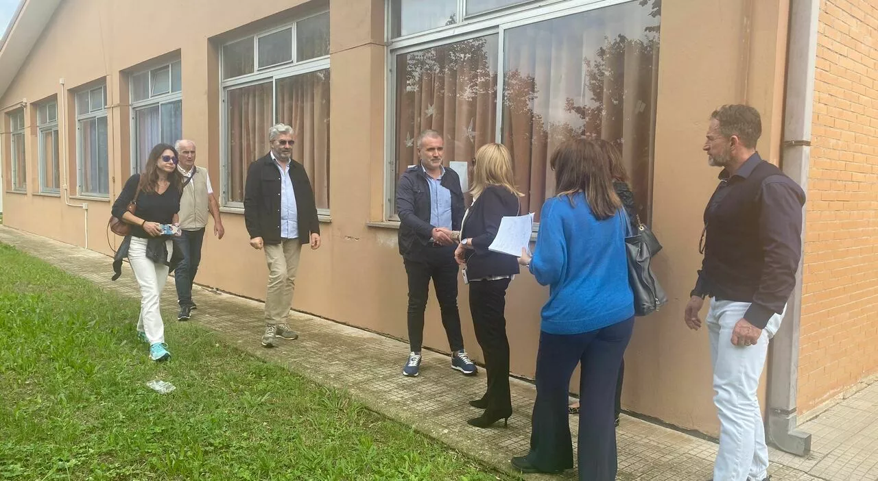 Scuola di via Quarto chiusa, la sindaca: «Percorso esterno alternativo per raggiungere le aule in sicurezza, r