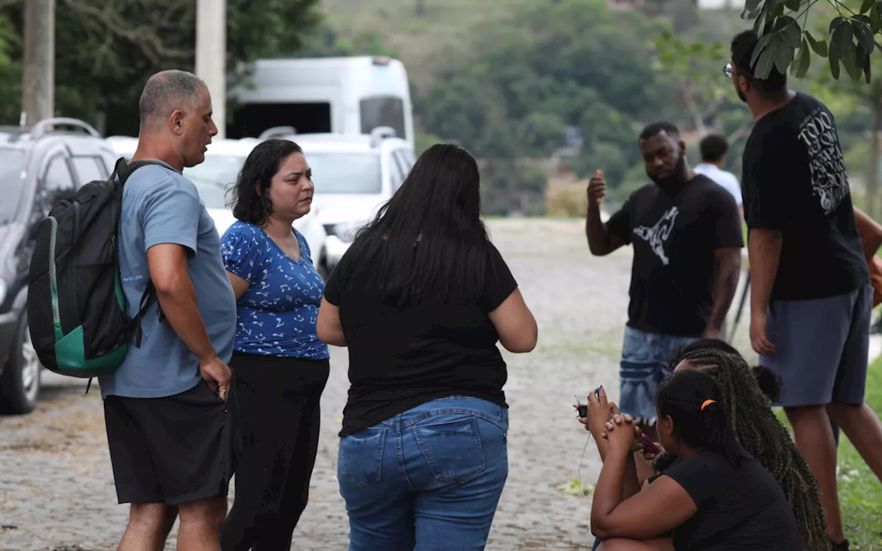 Famílias de operários mortos em obra da Cedae relatam falta de equipamentos de proteção