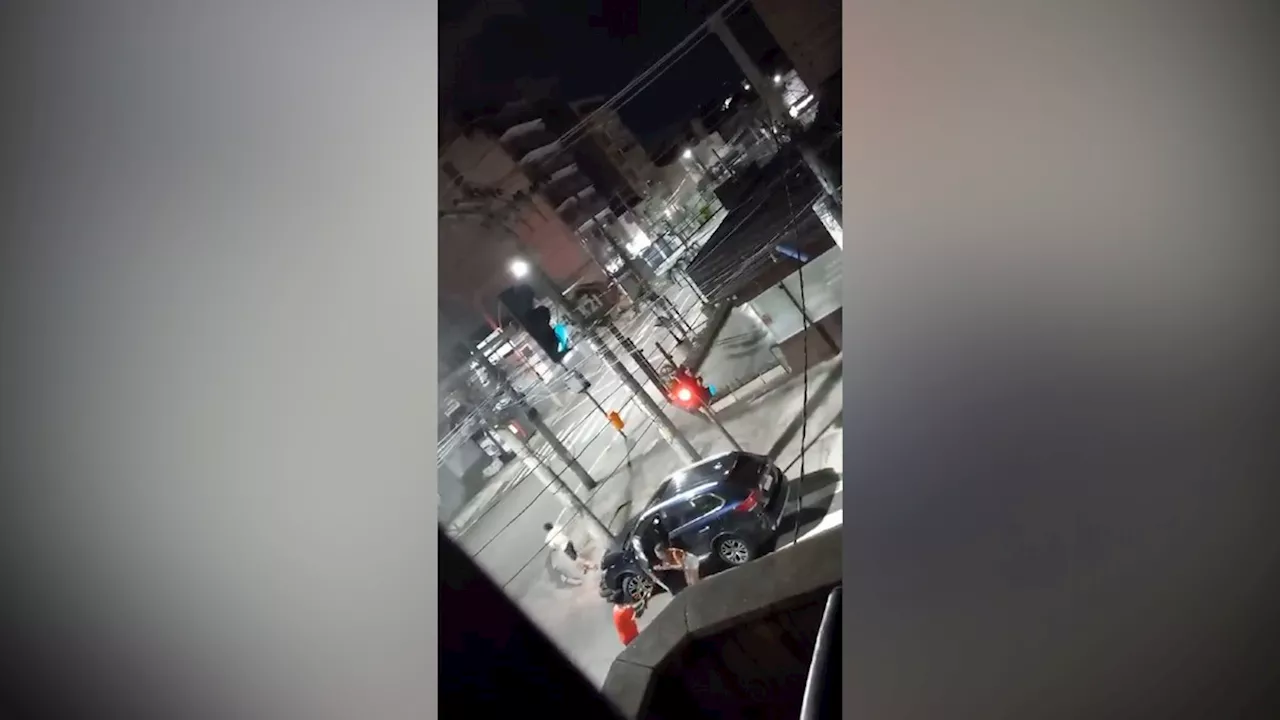 Mulher atropela dois homens de moto que atiram contra o carro dela e fogem no Méier; veja vídeo