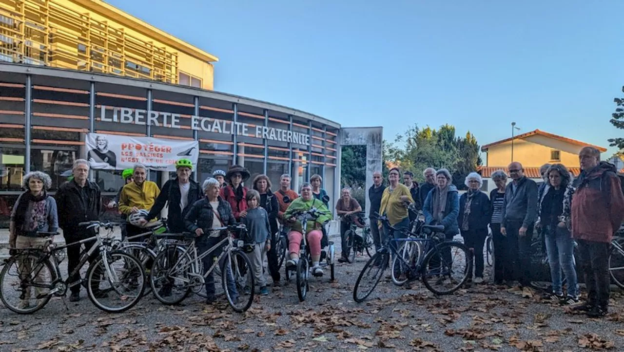 Ramonville-Saint-Agne. Sur la place de la mairie, hommage à Paul, cycliste décédé à Paris