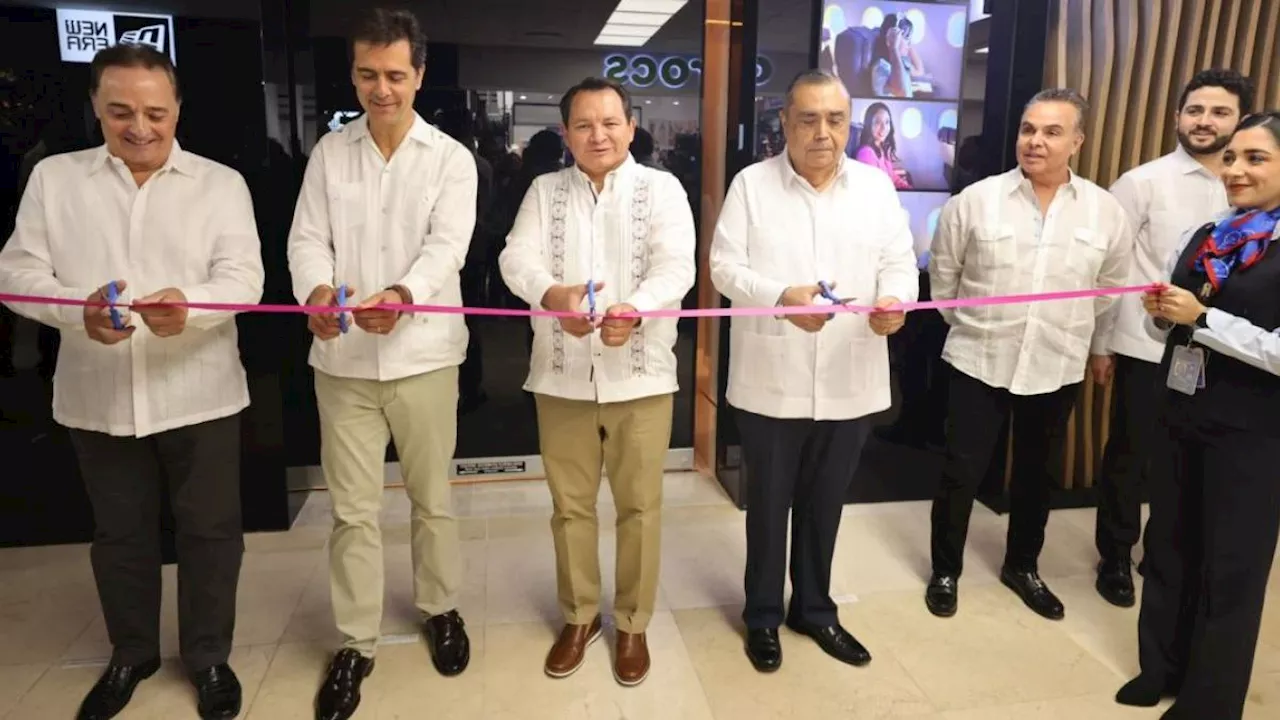 Joaquín Díaz Mena encabeza inauguración de la Sala Premier de Aeroméxico