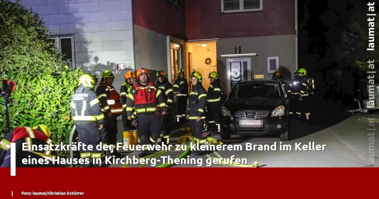 Einsatzkräfte der Feuerwehr zu kleinerem Brand im Keller eines Hauses in Kirchberg-Thening gerufen