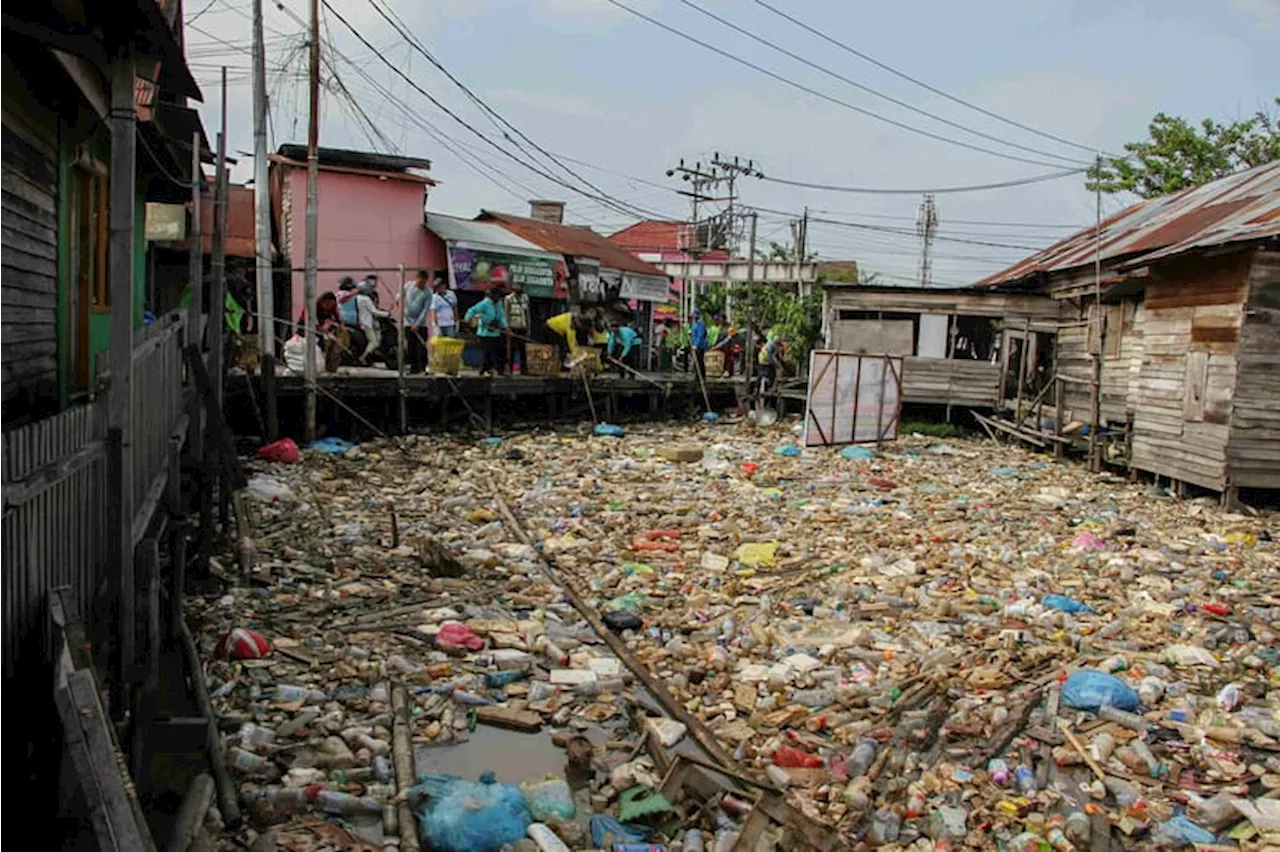 Aksi Bersih sampah di Daerah Aliran Sungai Kahayan