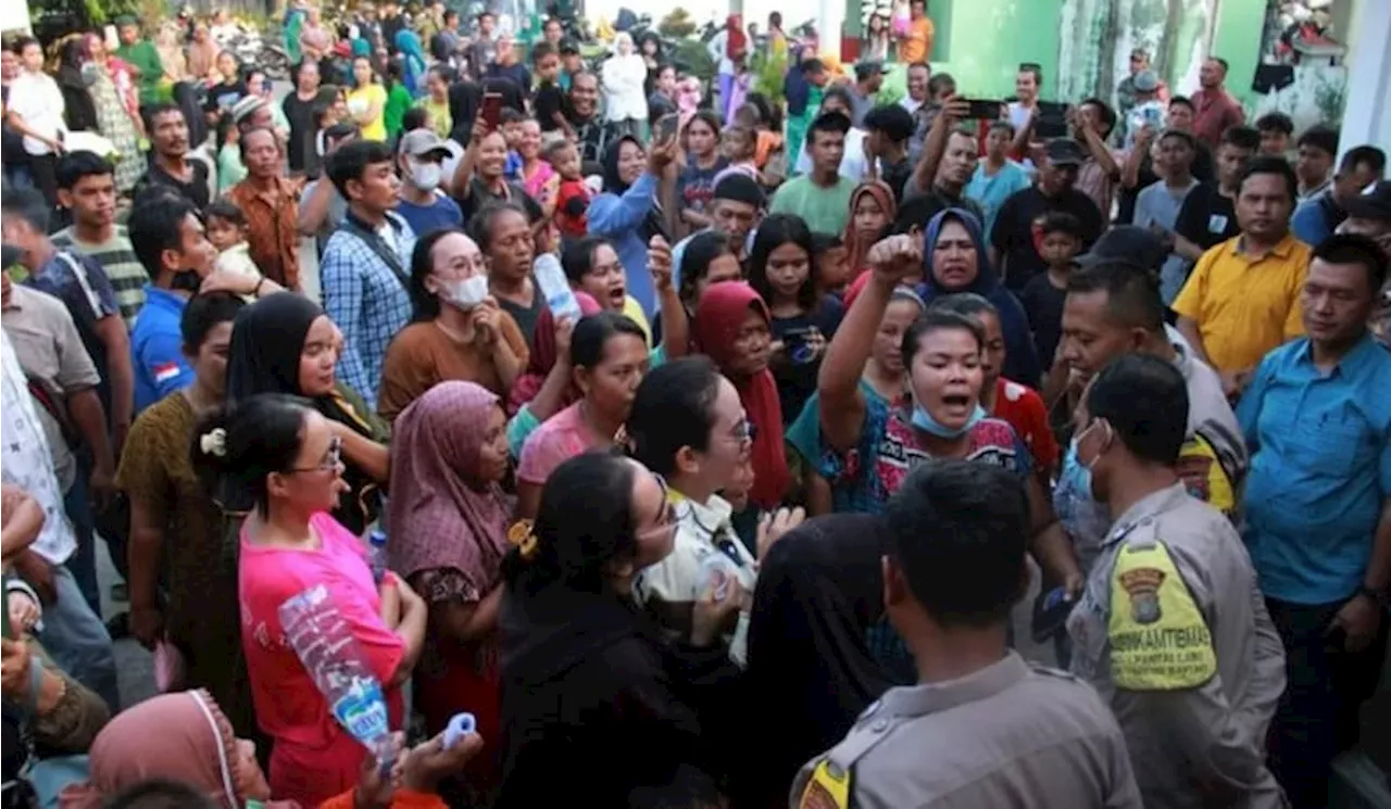 Warga Deli Serdang Tolak 152 Pengungsi Rohingya yang Terdampar Pantai Labu