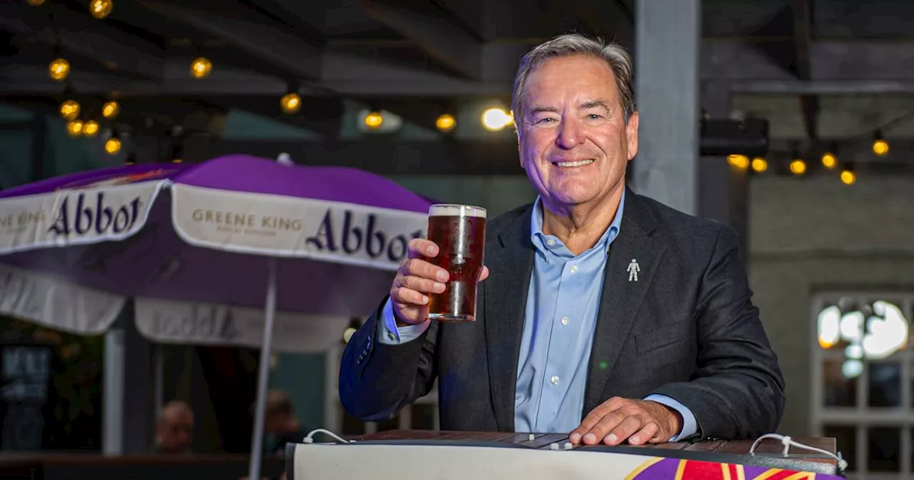 City pub welcomes TV presenter Jeff Stelling for its quiz night