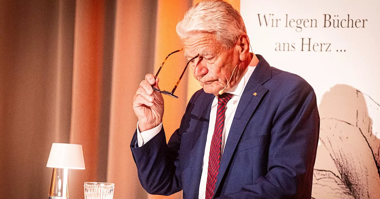 „Demokratie zeigt Schwächen“: Beeindruckender Auftritt von Joachim Gauck in Bielefeld