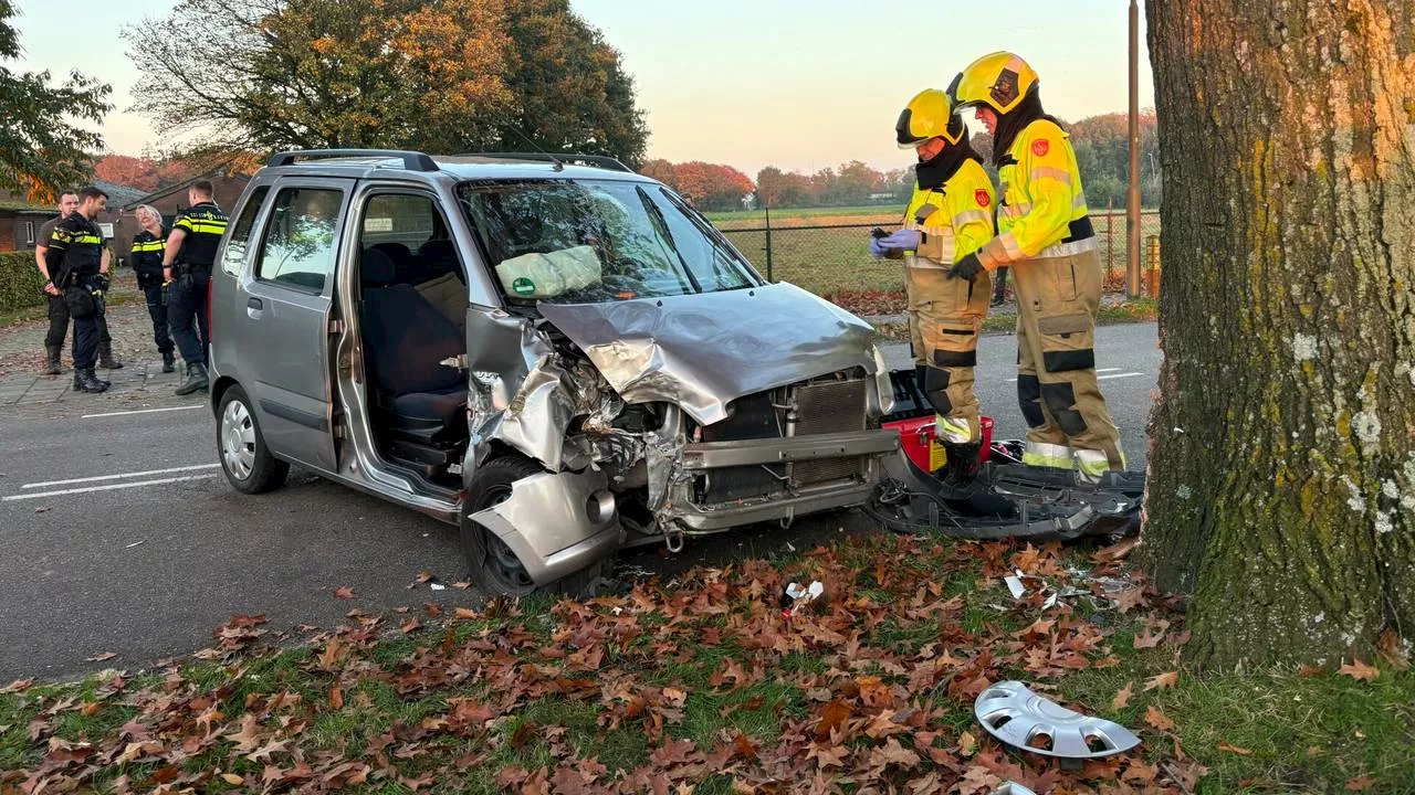 112-nieuws: auto botst tegen boom • 7 mensen opgepakt bij inval