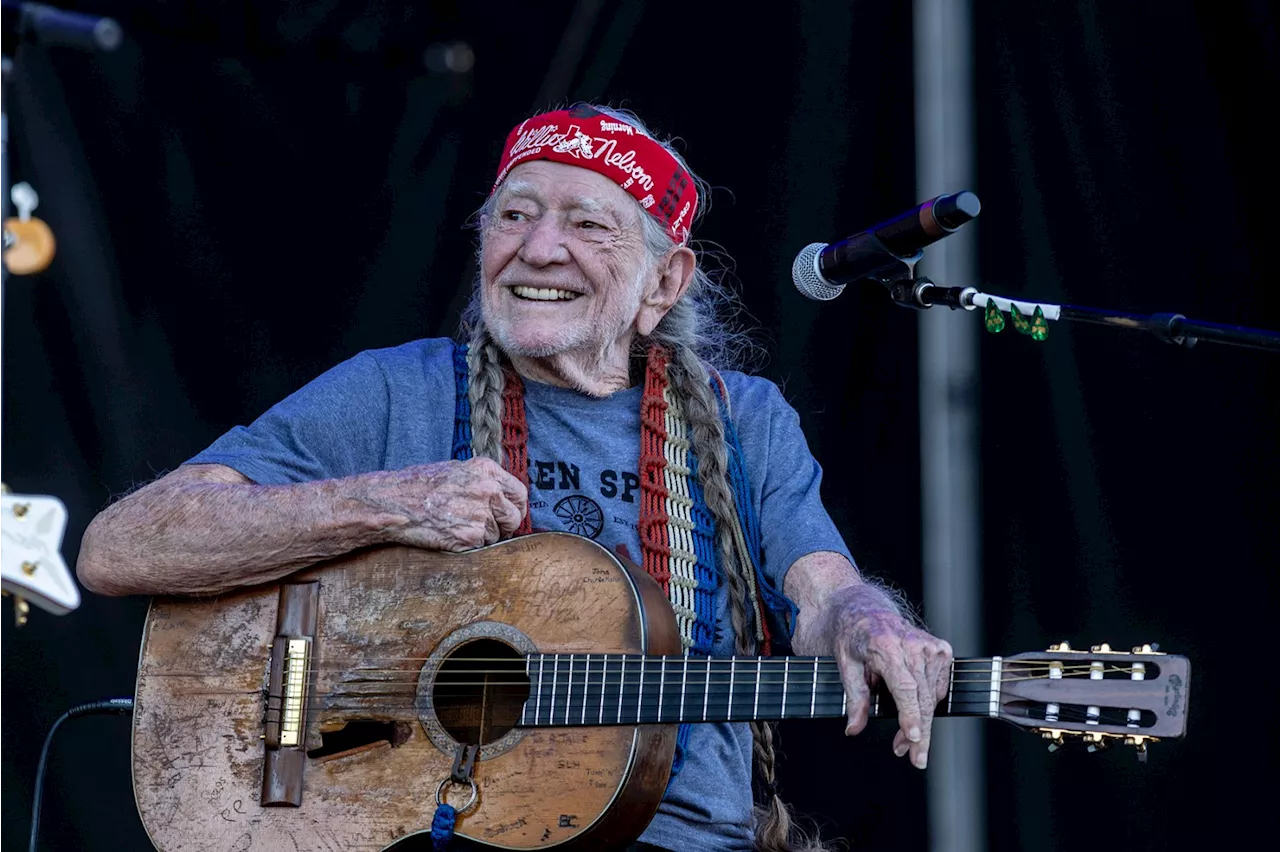 Willie Nelson’s Devastating Interpretation of Beck’s ‘Lost Cause’ Could Be His ‘Hurt’