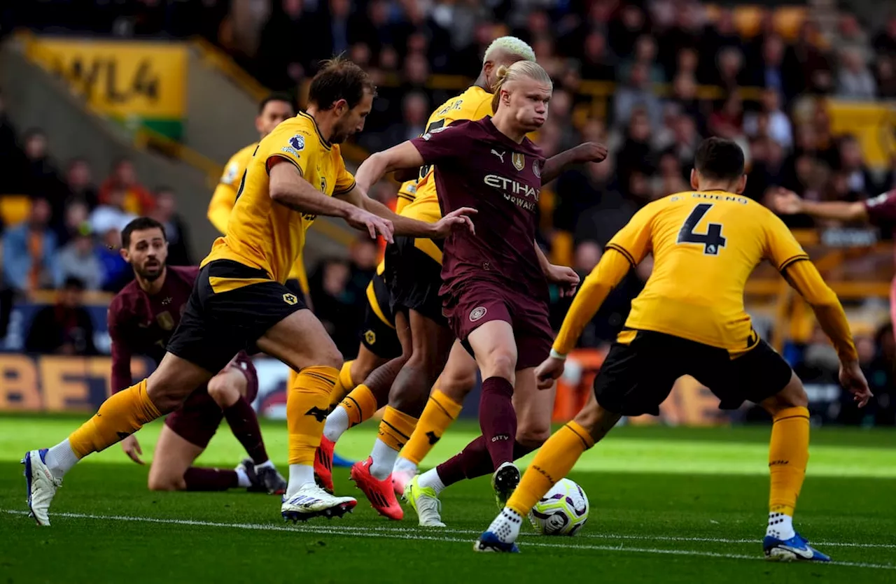 Is five at the back the way forward for Gary O’Neil’s Wolves pack?