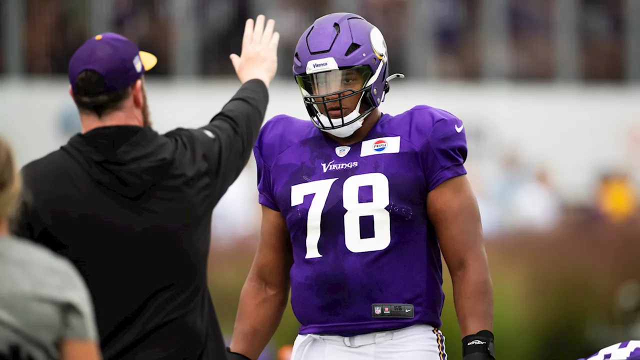 Trade? Start the rookie? Vikings have options to replace Christian Darrisaw