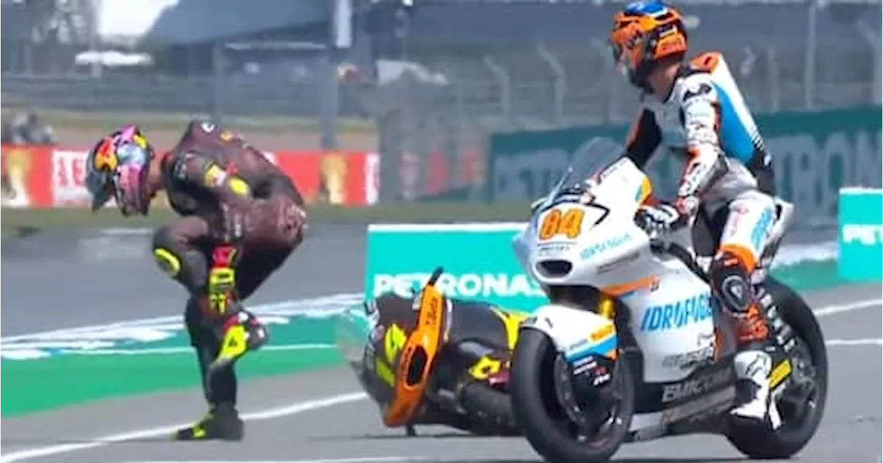 Arbolino, incidente in corsia box in Thailandia: centrato nelle prove libere Moto2. VIDEO