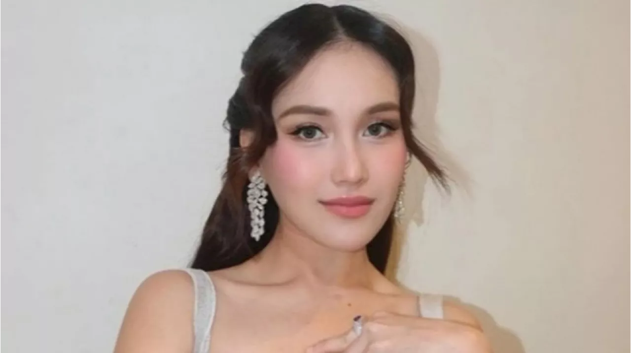 Duet Bareng JKT48 Nyanyi Heavy Rotation, Penampilan Ayu Ting Ting Jadi Sorotan