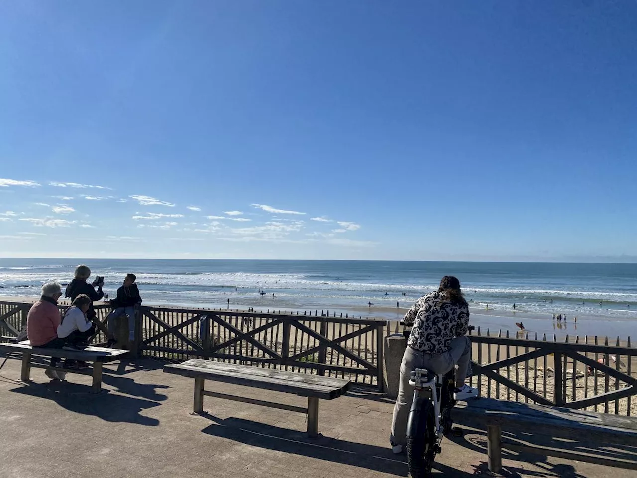 « L’impression d’avoir la plage pour soi » : après un mois de septembre morose, Lacanau retrouve un peu le sourire