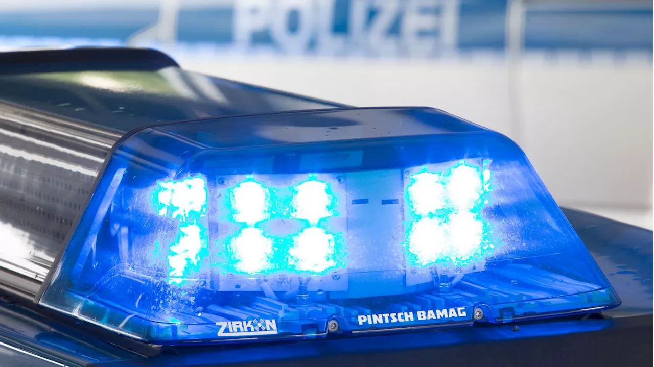 19-Jähriger mit Messer verletzt: Spezialkräfte nehmen Verdächtigen in Berliner Geflüchtetenunterkunft fest