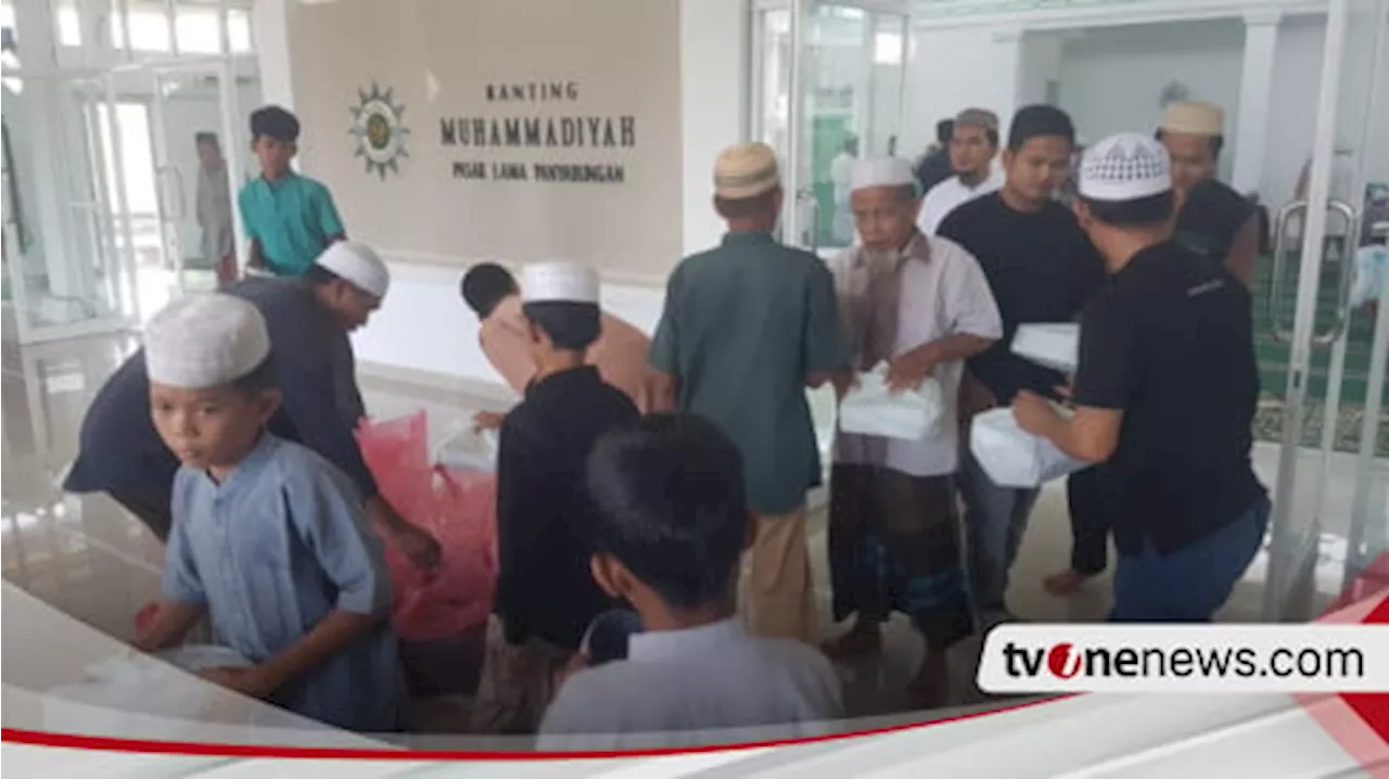 Humas Polri Bagi Ribuan Makanan untuk 73 Tempat Ibadah: Mengabdi Untuk Negeri