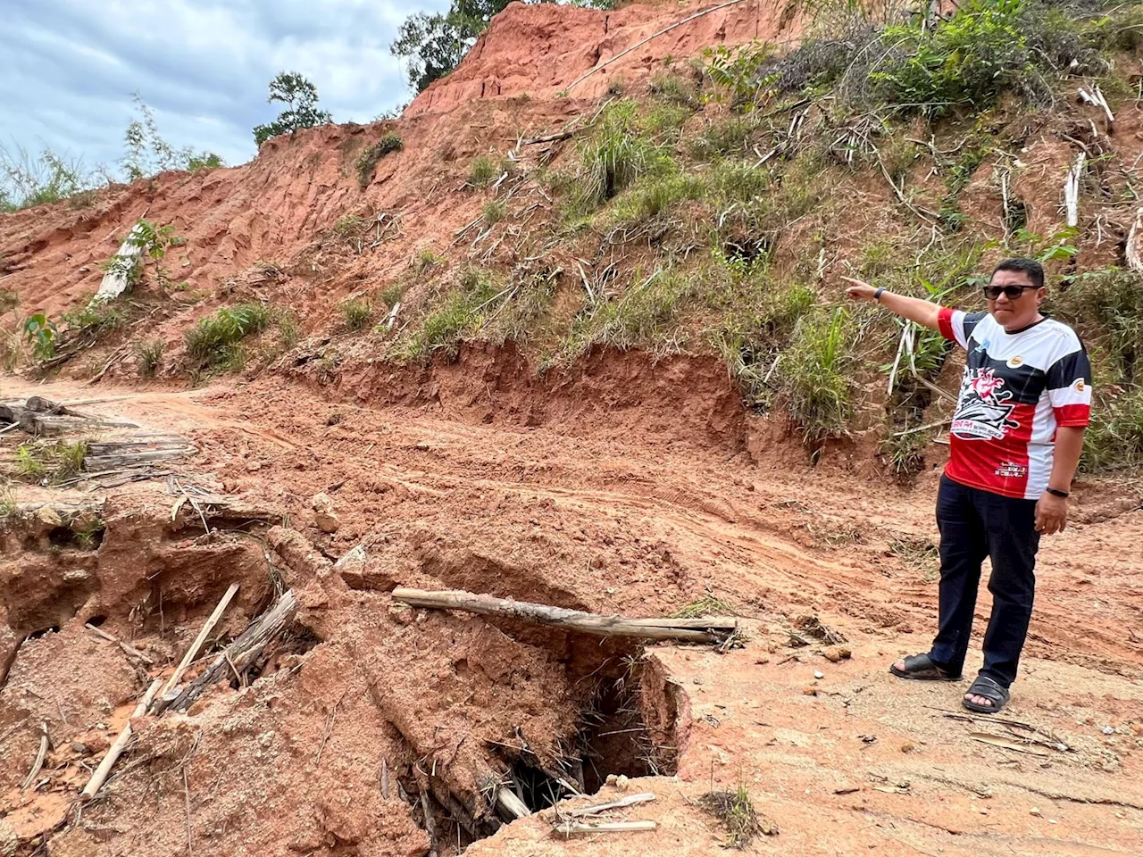 Penduduk minta laluan Bukit Pasir segera diselenggara