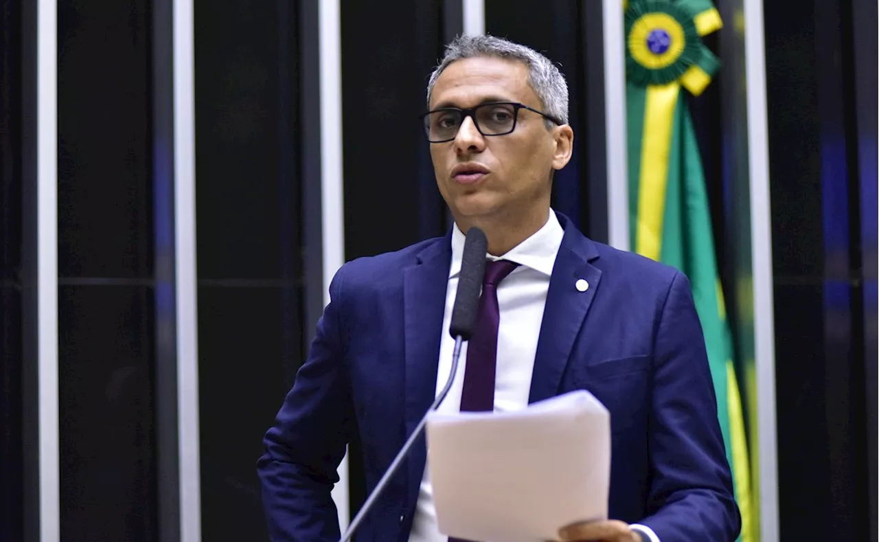 PF faz buscas em endereços do deputado Gustavo Gayer