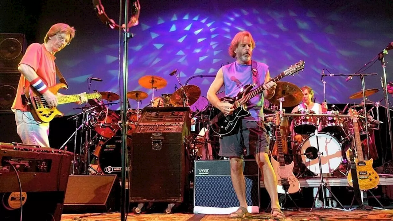 Phil Lesh, founding member of Grateful Dead and influential bassist, dies at 84