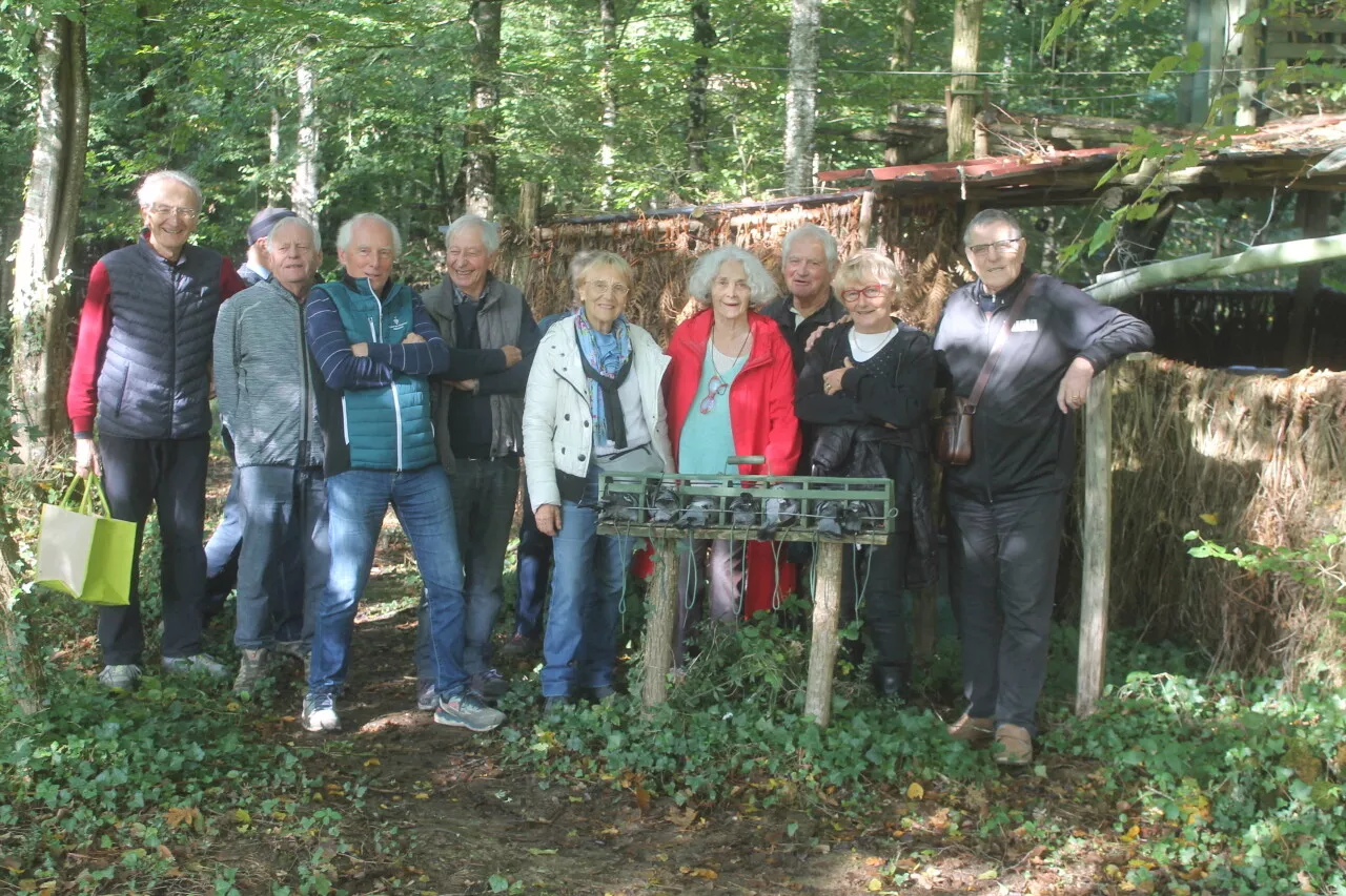 Ces anciens copains de lycée se retrouvent à la palombière : bonne ambiance garantie