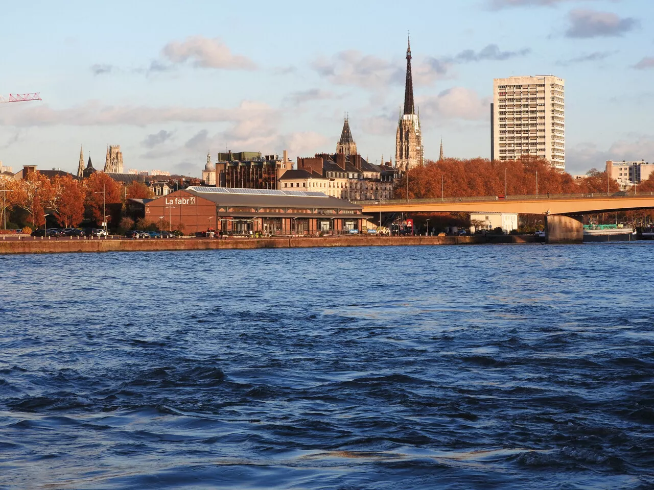 Un corps repêché dans la Seine à Rouen : une enquête en cours