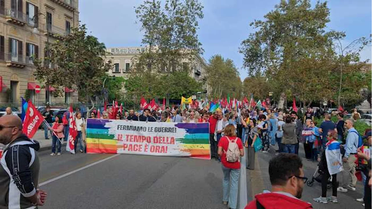 A Roma il corteo per la pace, 'Fermiamo le guerre'