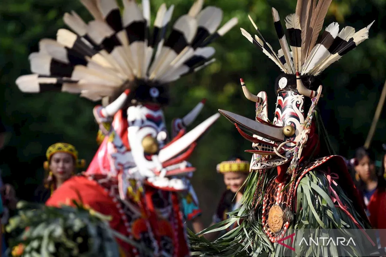 Suku Dayak Bahau gelar ritual tari Hudoq Tahari di musim tanam