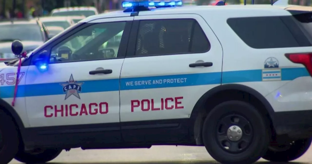 Chicago police shoot suspect who shot at officers, hit ambulance