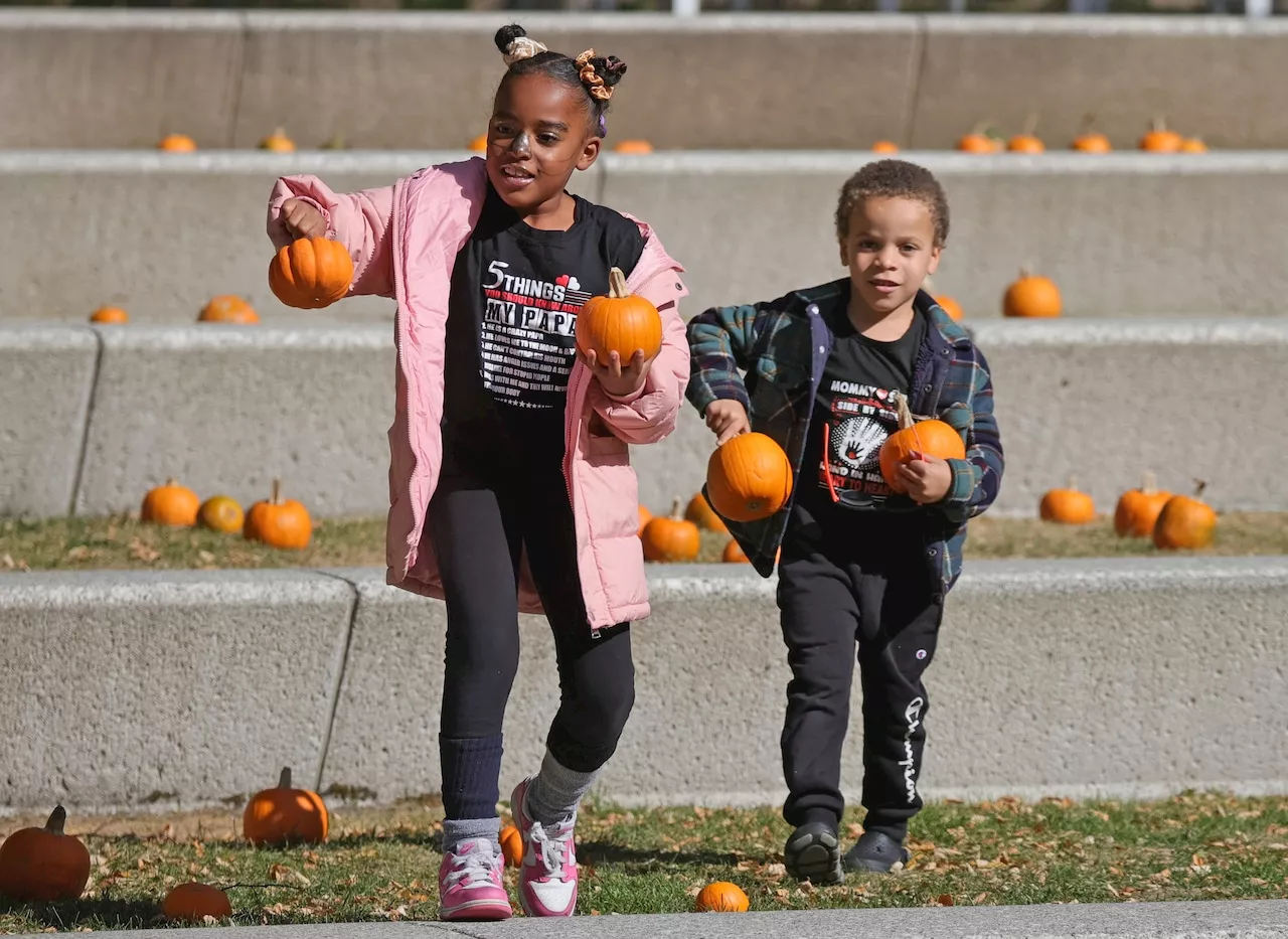 Downtown Cleveland Inc.’s Fall Fun Days brings out the Autumn vibes with crafts, bubbles, candy, fun