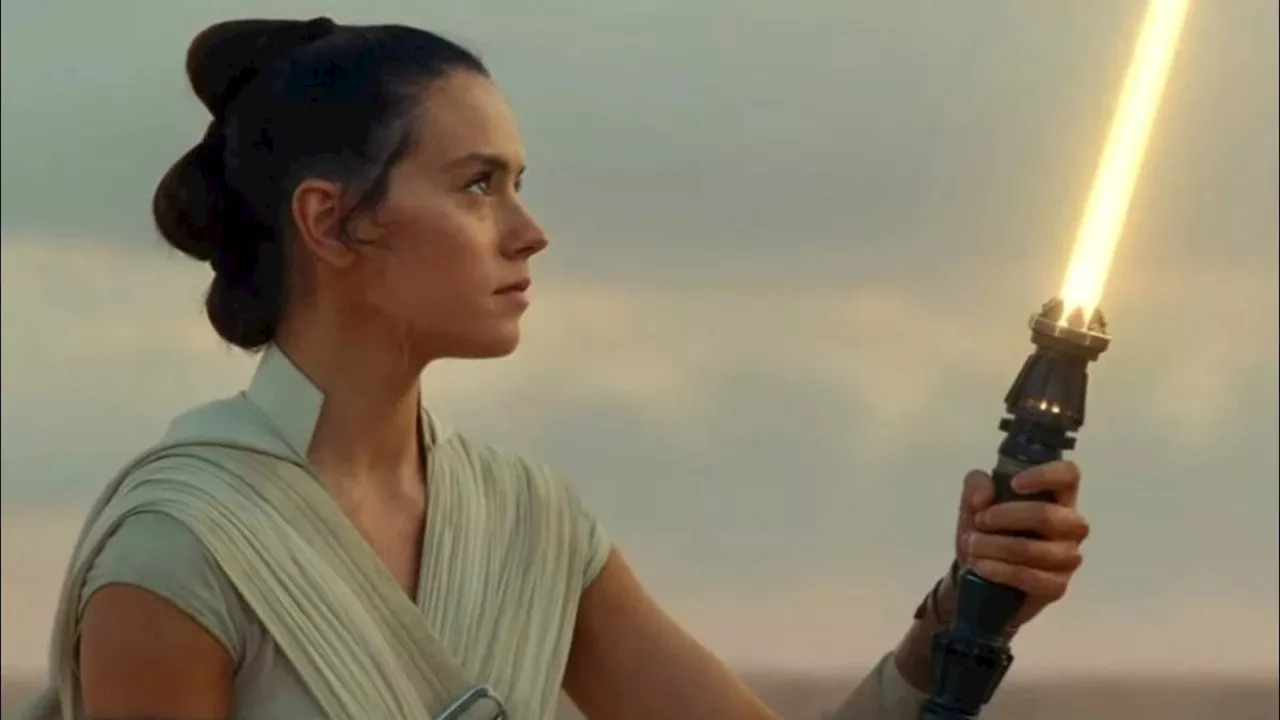 Star Wars’ Daisy Ridley Speaks Out on Recent Writer Shakeups (And Fans Will Be Relieved)