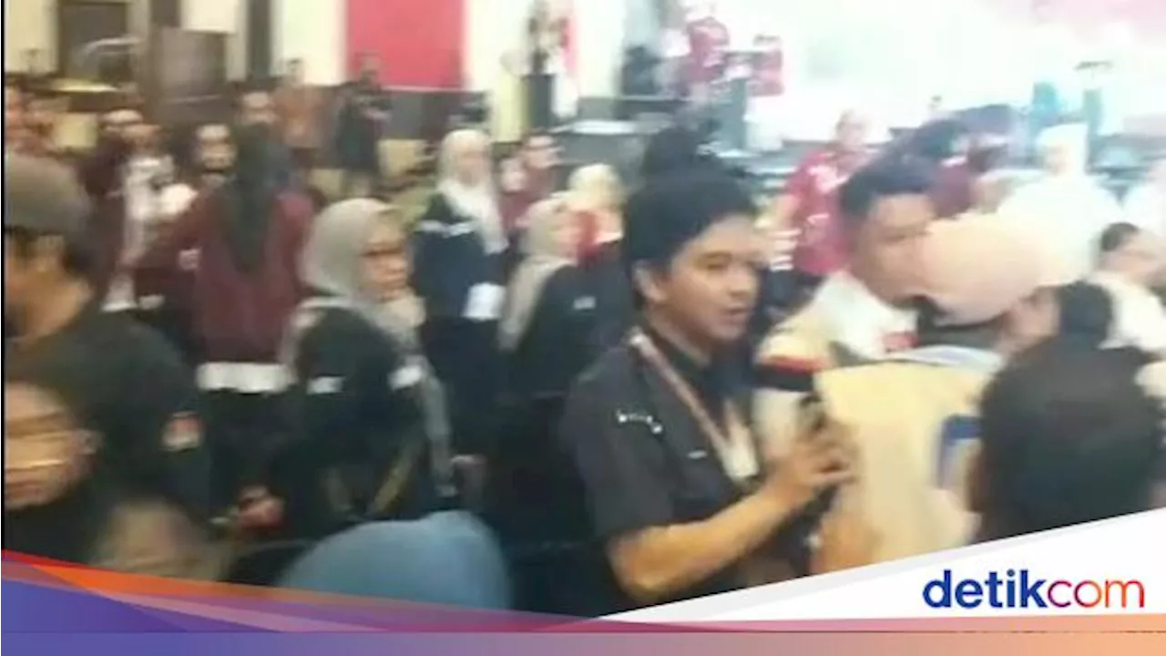 Pendukung Nyaris Ricuh Saat Paslon Pilkada Makassar Paparkan Visi Misi