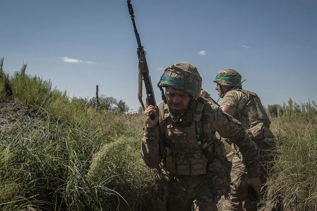 Стало известно, сколько военных ВСУ сдались в плен в Курской области за сутки