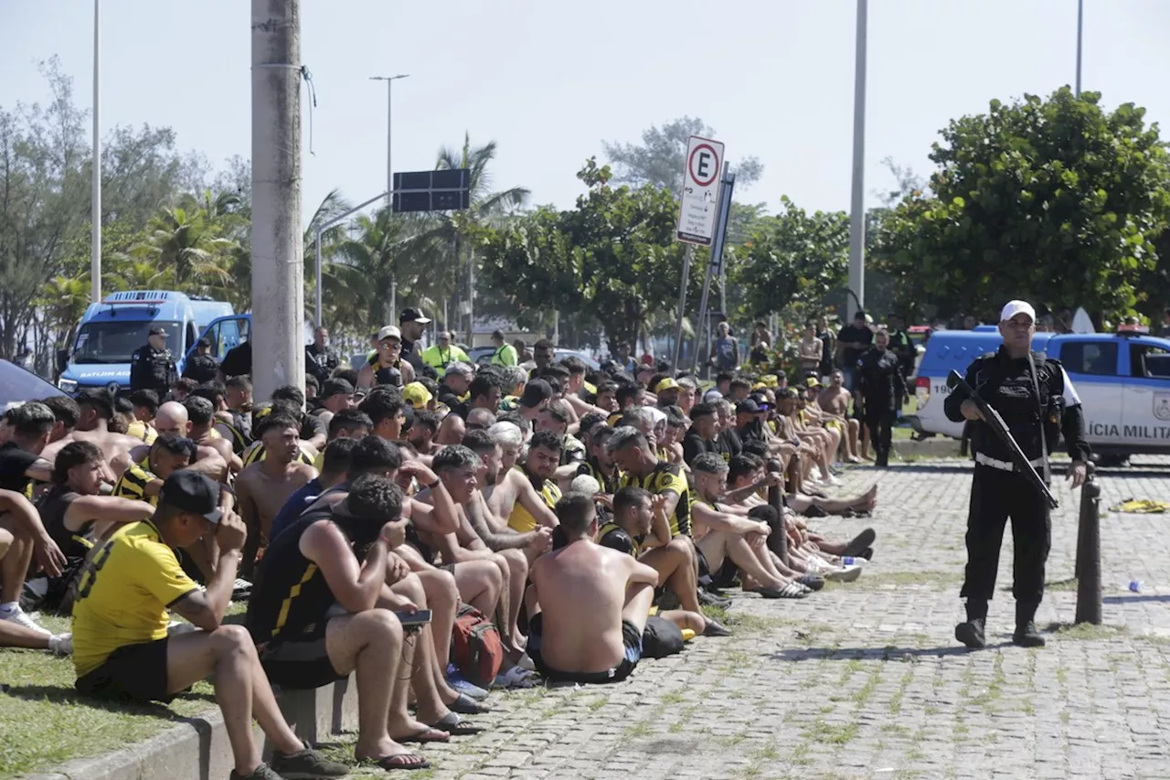 Justiça transforma em preventiva prisão de 21 torcedores do Peñarol envolvidos em confusão no Recreio