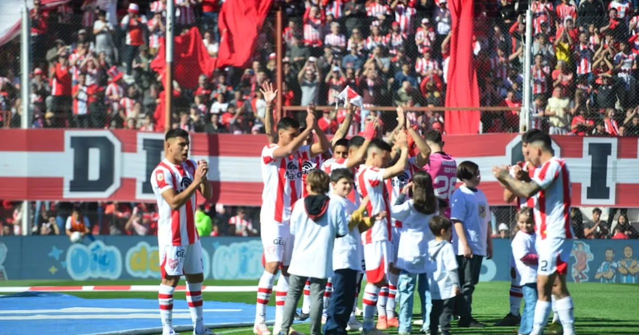 Instituto recibe a Rosario Central a las 17.15: qué canal lo pasa y las formaciones