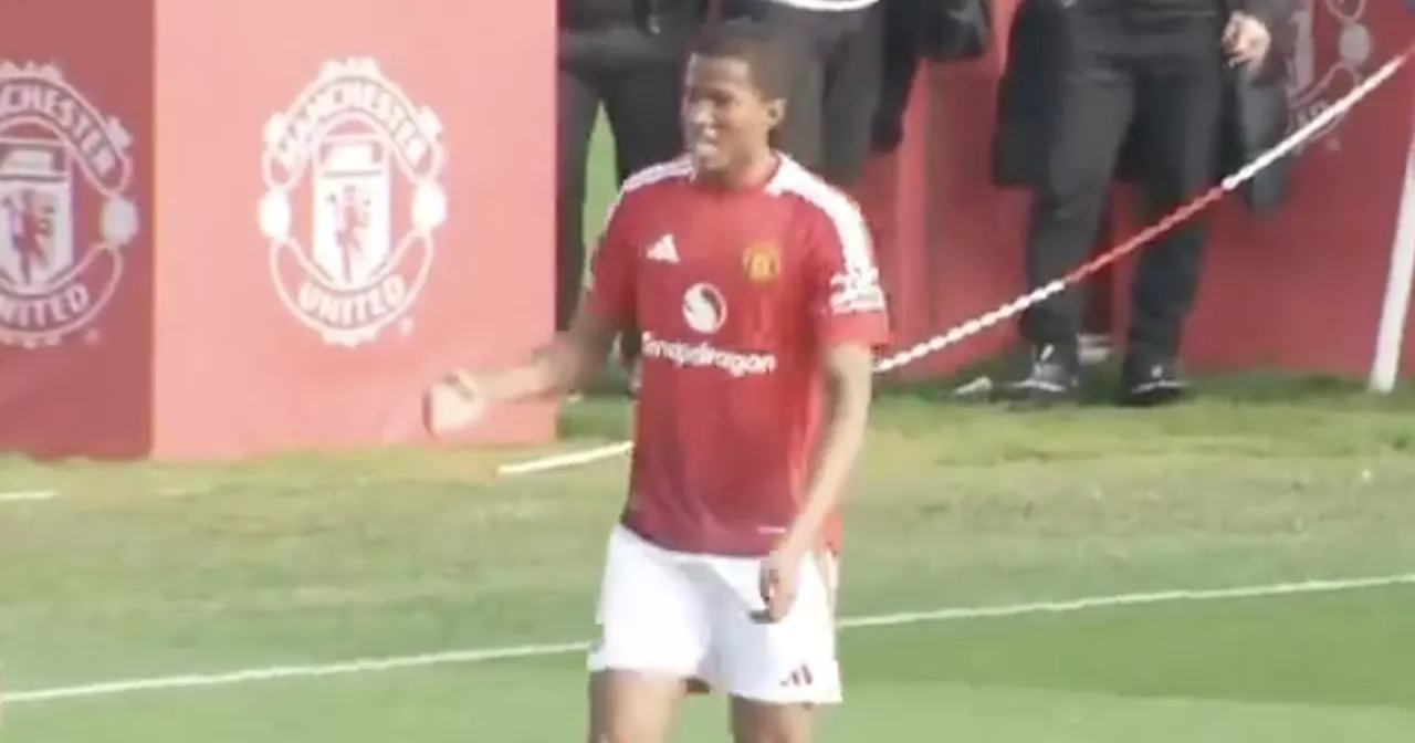 Man Utd wonderkid makes stunning statement as Davies transfer message delivered