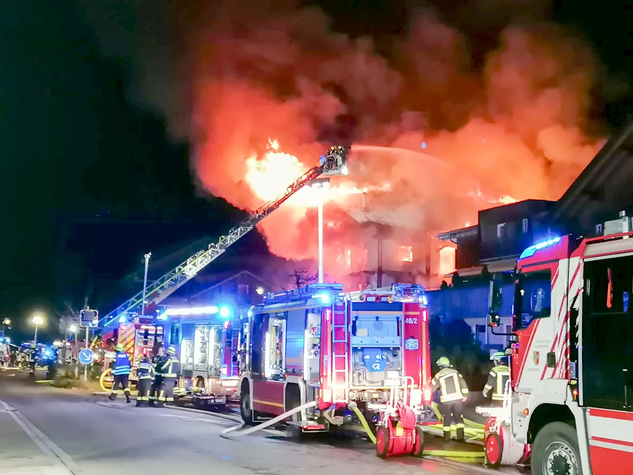 Großbrand im Allgäu: Hotel-Mitarbeiter springen in die Tiefe