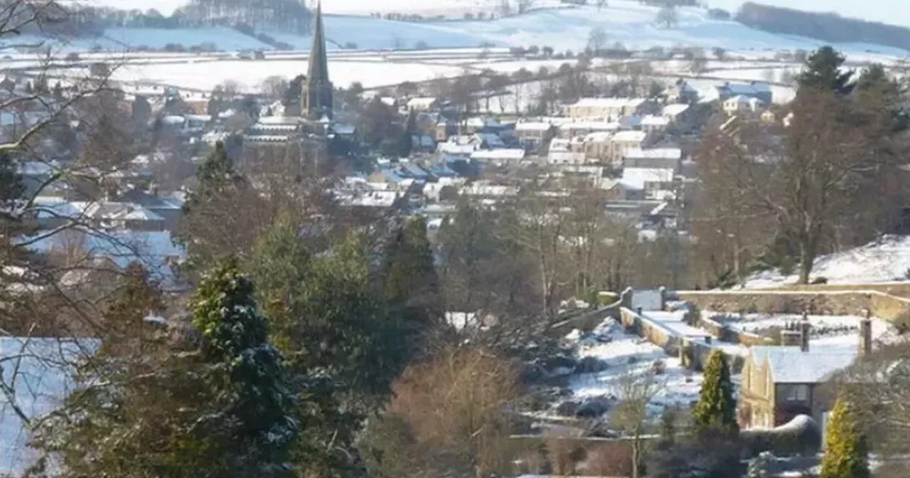 Free Peak District Christmas market with 100 stalls and fairground rides