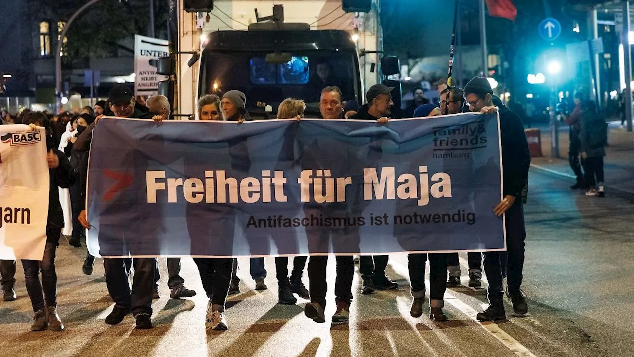 Hamburg & Schleswig-Holstein: Demonstranten fordern Freilassung von 'Maja'