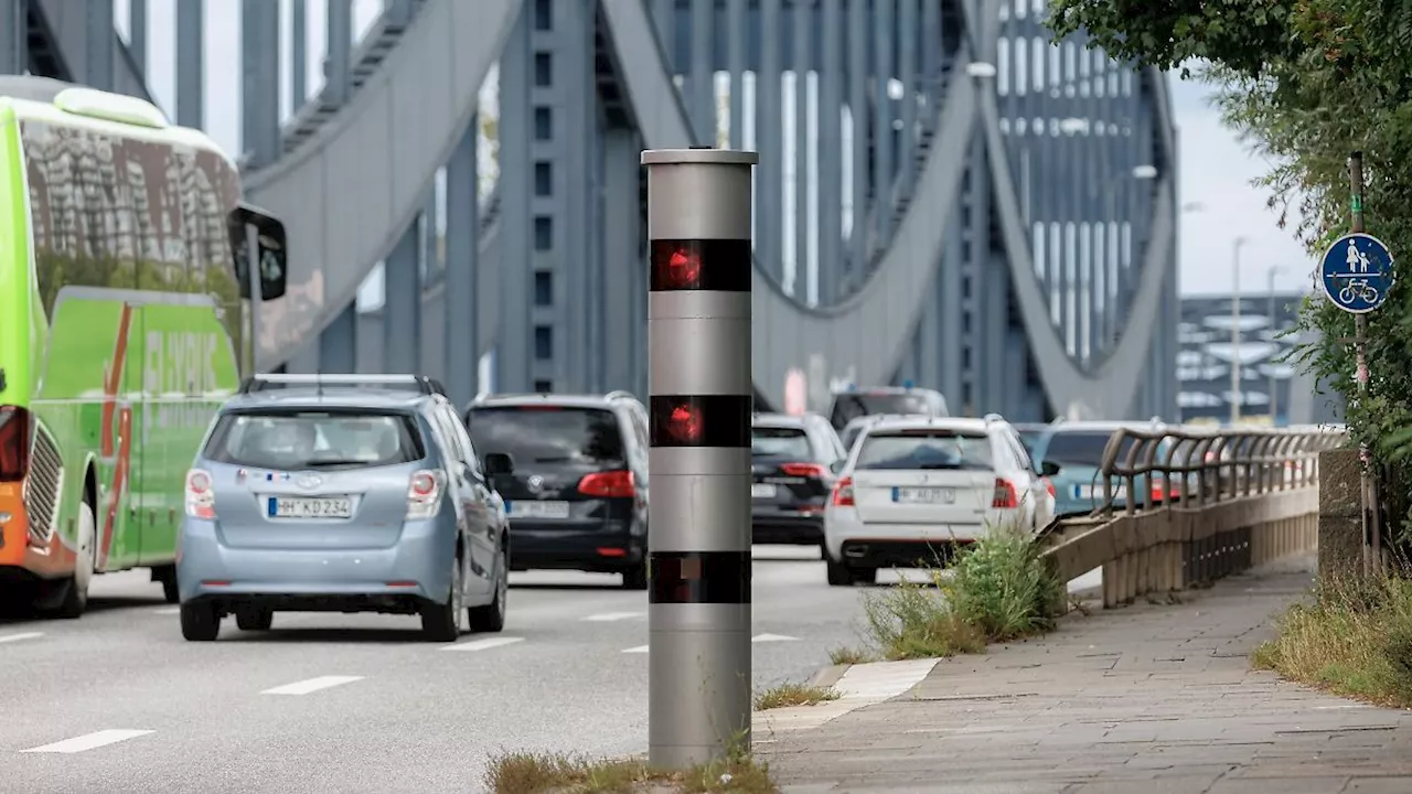 Hamburg & Schleswig-Holstein: 'Goldener Blitzer': Hamburg bei Raser-Bußgeldern spitze