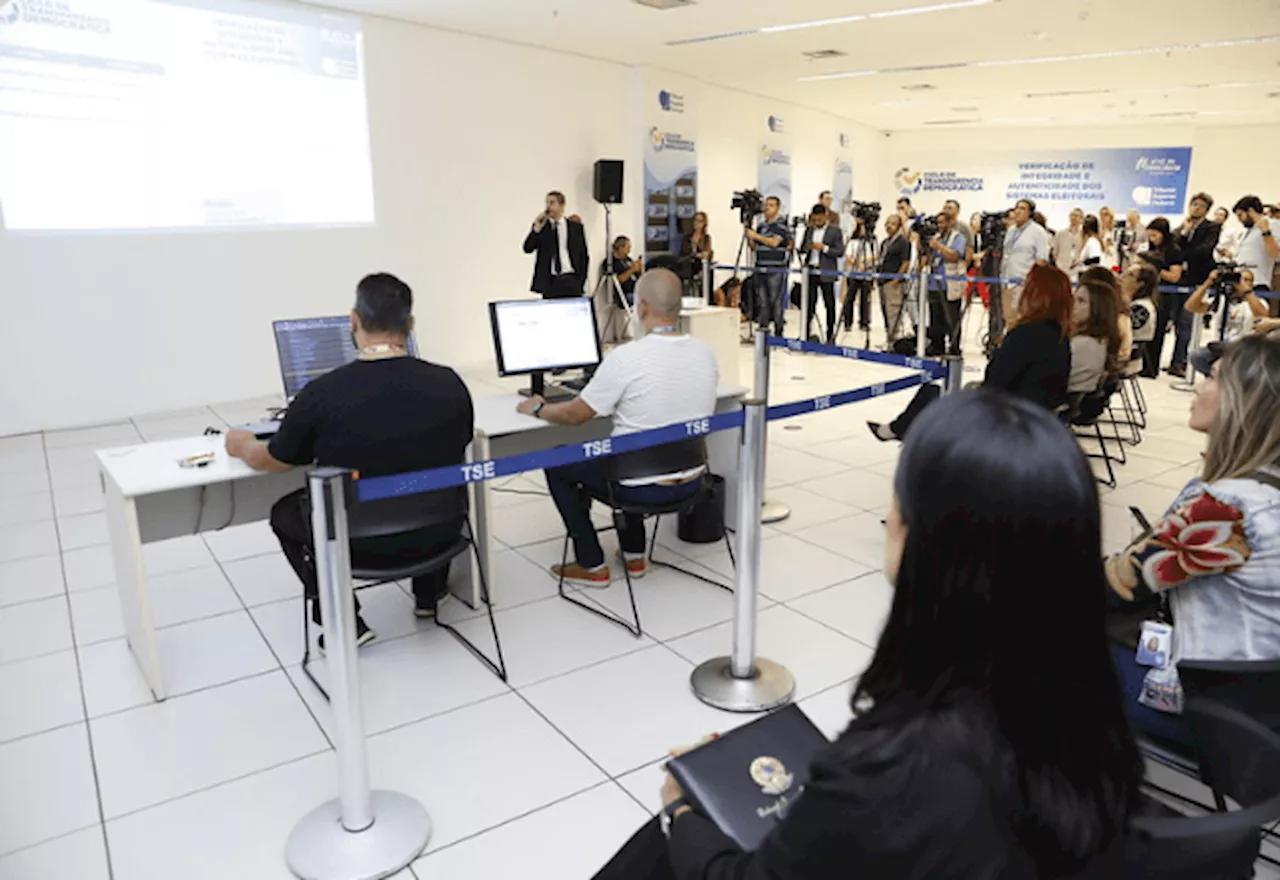 Tribunal Superior Eleitoral realiza verificação dos sistemas de totalização de votos em Brasília