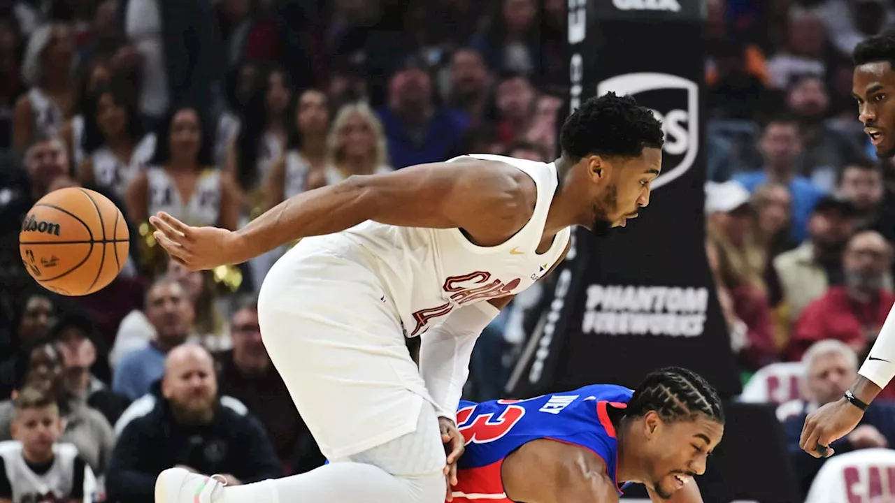 Donovan Mitchell's Absurd Pass Went Viral In Pistons-Cavs Game